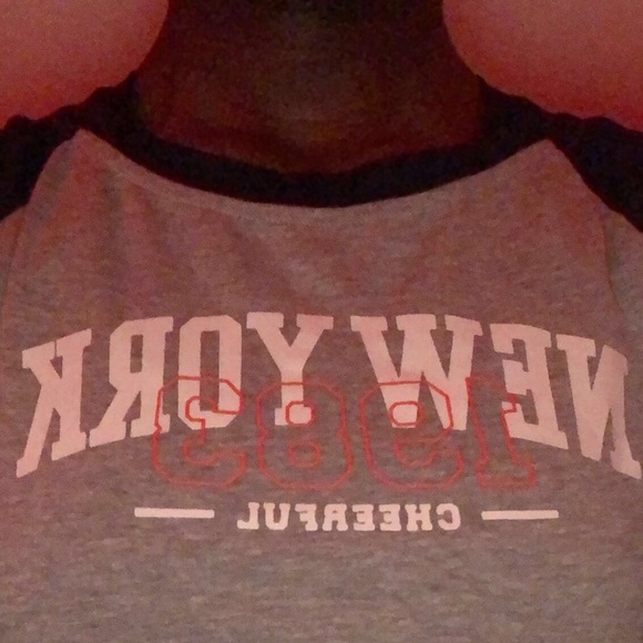 SHEIN New York 1983 crop top - Picture 2 of 4